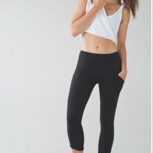 Lululemon • Exquisite Crop